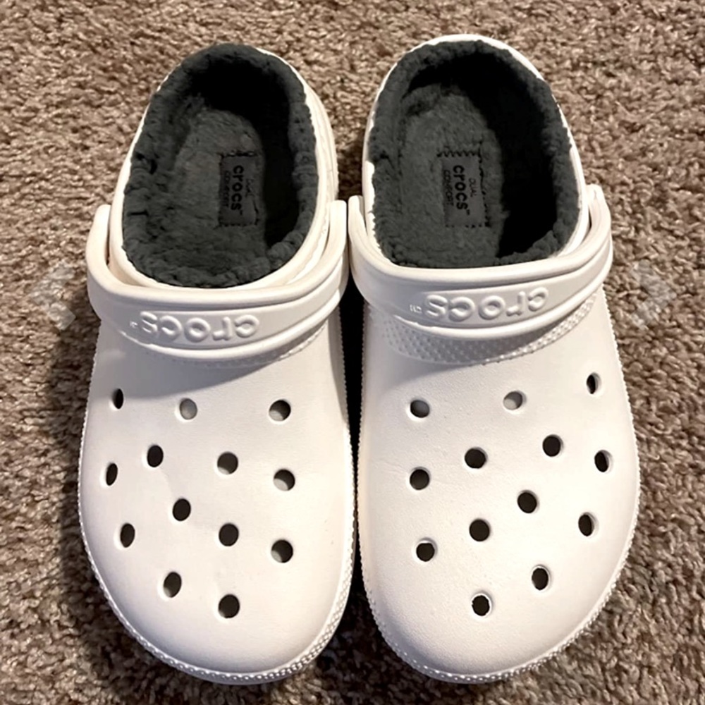 White Fur Lined Crocs Sz 9M 11W